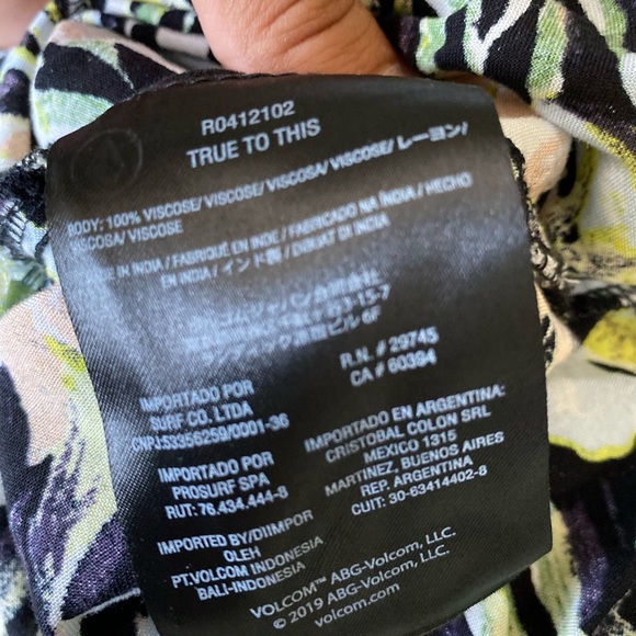 Volcom tropical tank - Picture 4 of 4